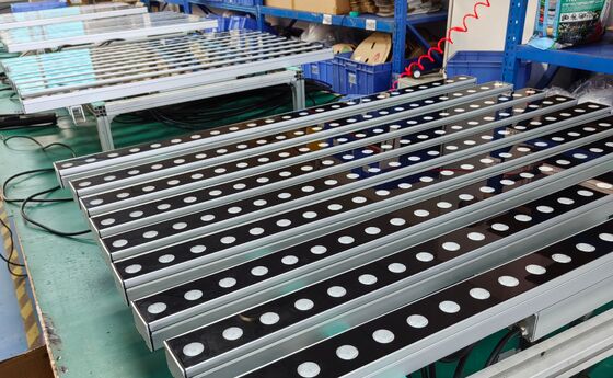 18-48W アルミニウム LED 壁プロファイル 24pcs LED 光源 室内外壁照明プロジェクトに適しています