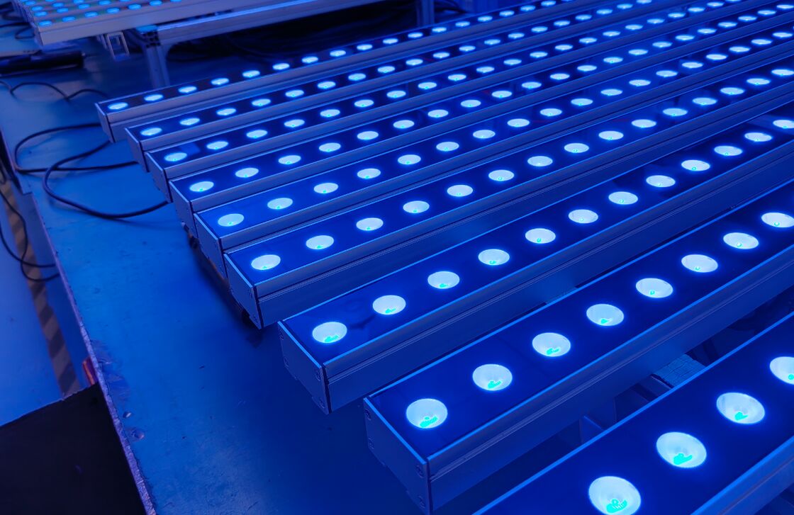 18-48W LEDウォールウォッシャーライト、電源オン/オフまたはDMX512制御モード搭載、-10℃～40℃の動作温度に対応