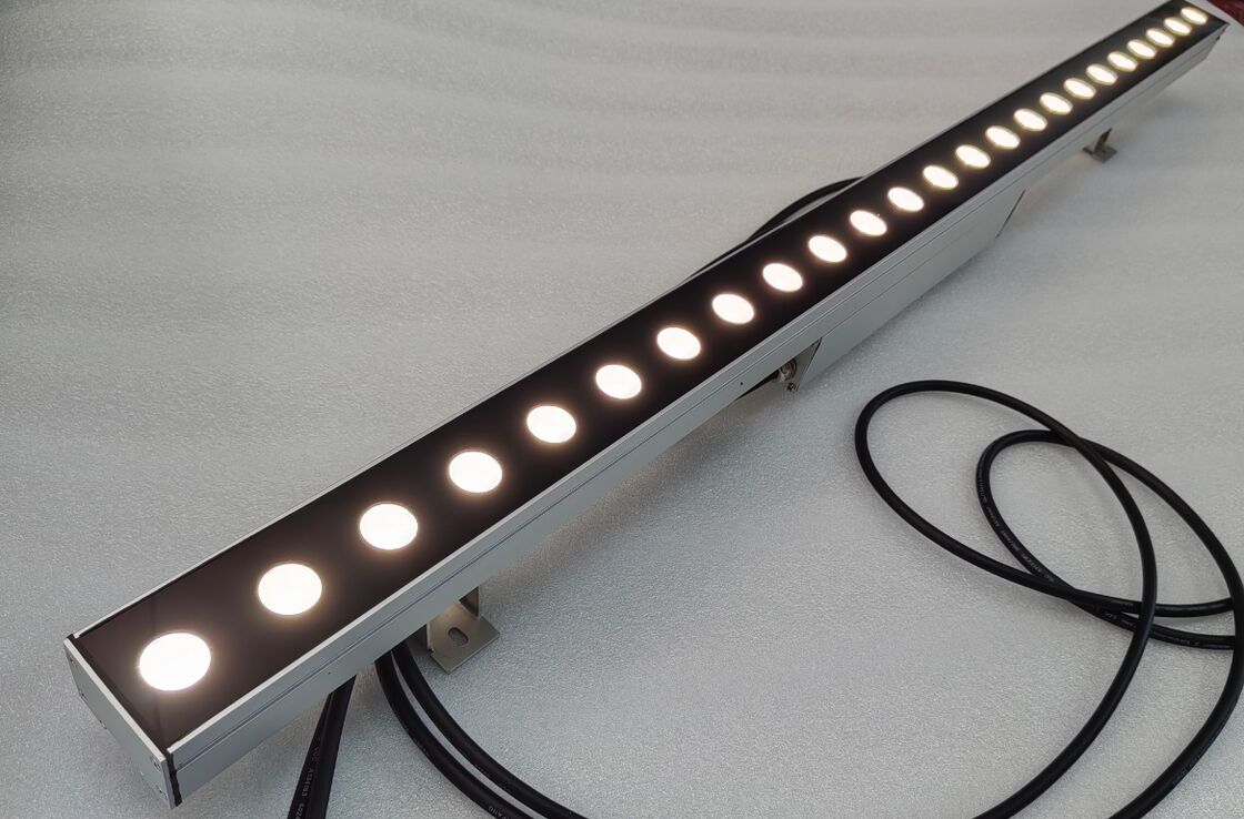電源オンオフ または DMX512 コントロールモード LED ウォールウォッシャーライト 18-48W ワット 20°x60° 30° 60° 90° 角を特徴とする 玄関照明のための理想的な